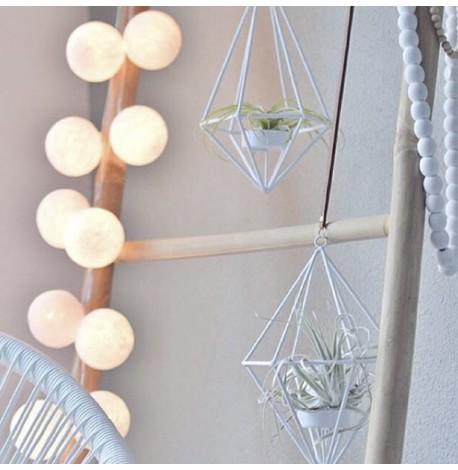 Тайская LED-гирлянда White (10 шариков) линия на батарейках