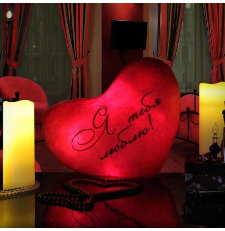 Светящаяся подушка сердце "Я тебя люблю" (красная)