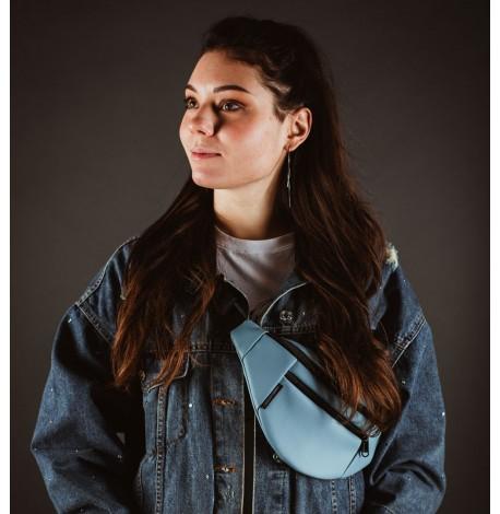 Поясная сумка-бананка голубая кожаная