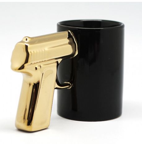 Чашка «Пистолет с золотой ручкой» (300 мл)