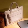 Кожаная сумка-чехол с ручками и карманом для Macbook 16 Pro (светло-бежевый)