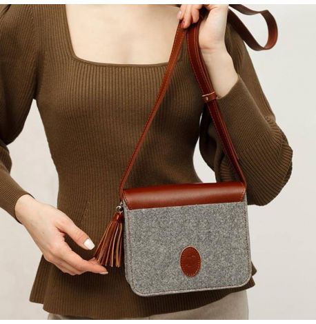 Жіноча фетрова сумка зі шкіряними вставками «Лілу» (сіра-коричнева)