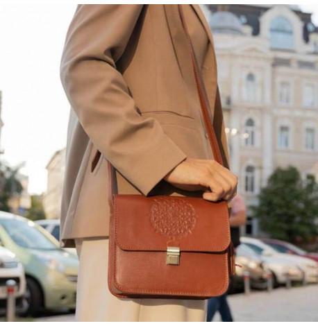 Женская кожаная сумка "Лилу" (светло-коричневая)