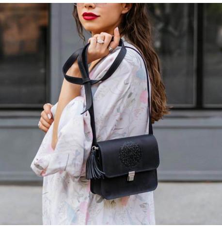 Женская кожаная сумка "Лилу" (темно-синяя)