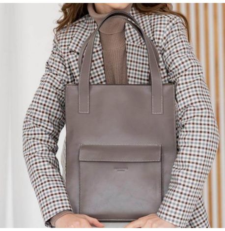 Кожаная женская сумка «Бэтси» с карманом (темно-бежевая)