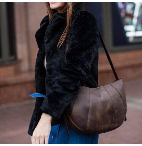 Сумка кожаная женская "Круассан" (темно-коричневая)