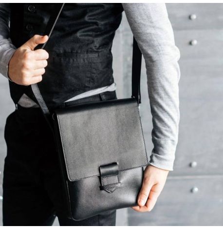 Мужская кожаная сумка-мессенджер Esquire (черная)