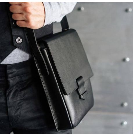 Мужская кожаная сумка-мессенджер Esquire (черная)