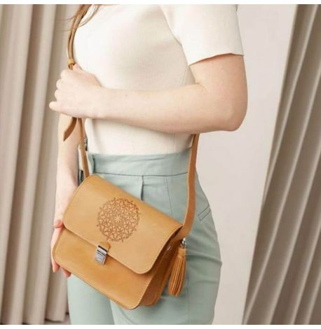 Женская кожаная сумка «Лилу» (желтая)