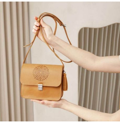 Женская кожаная сумка «Лилу» (желтая)