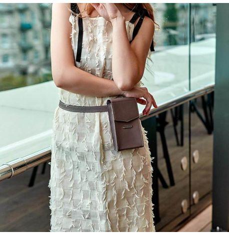 Жіноча вертикальна поясна-кроссбоді сумка Mini (темно-бежева)