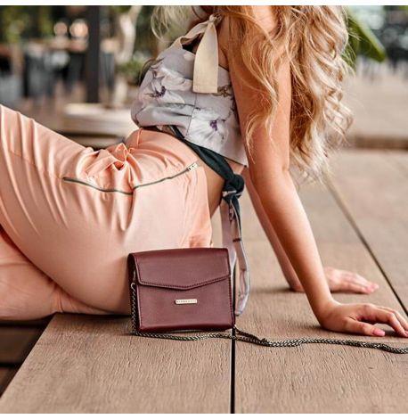 Женская кожаная сумка поясная-кроссбоди Mini (бордовая)