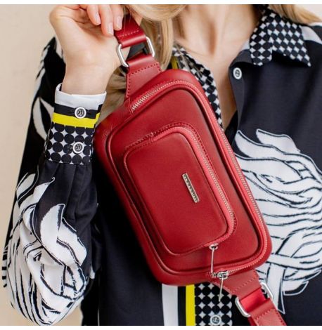 Шкіряна поясна сумка-бананка «Трапеція» (червона)