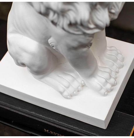 Гипсовая скульптура "Лев с золотой короной" (белый), 35 см