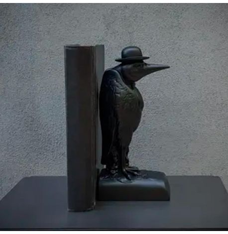 Гипсовый держатель для книг «Ворон в котелке»