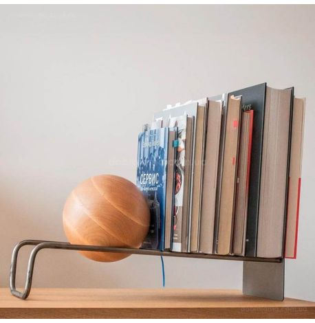 Підставка для вінілових платівок або книг з дерев'яною кулею