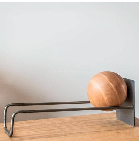 Підставка для вінілових платівок або книг з дерев'яною кулею