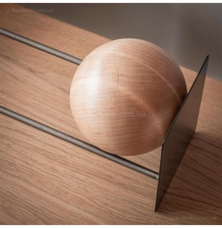 Підставка для вінілових платівок або книг з дерев'яною кулею