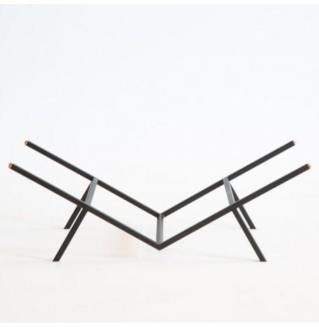 Стильная подставка для дров