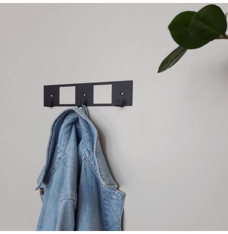 Настінна вішалка для одягу Kanto (чорна), 25х5 см