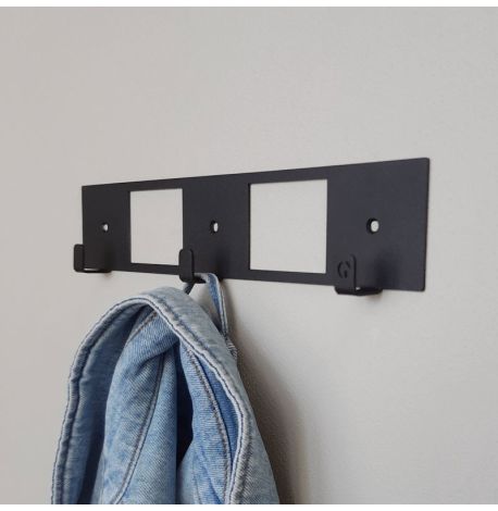 Настінна вішалка для одягу Kanto (чорна), 25х5 см