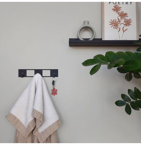 Настінна вішалка для одягу Kanto (чорна), 25х5 см