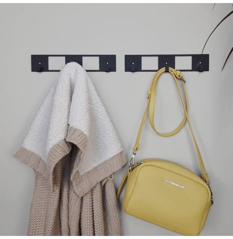 Настінна вішалка для одягу Kanto (чорна), 25х5 см