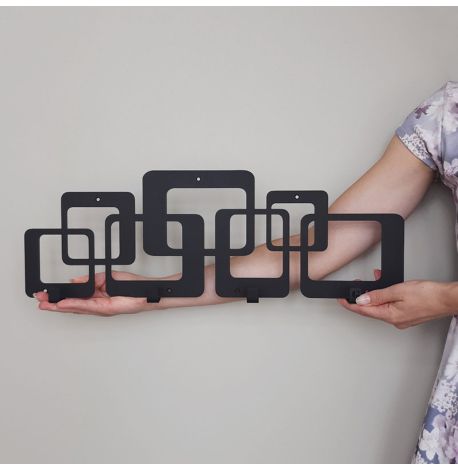 Настінна вішалка для одягу Quadro (чорна), 50х17 см