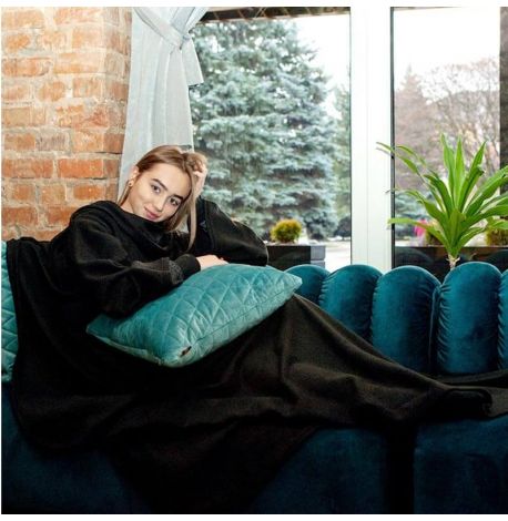 Плед с рукавами флисовый (черный) 180х150 см