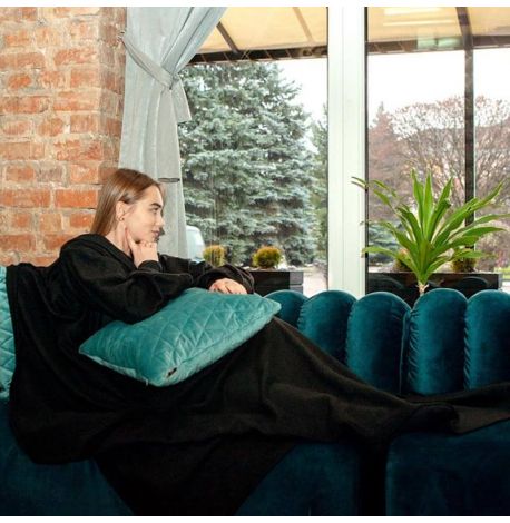 Плед с рукавами флисовый (черный) 180х150 см