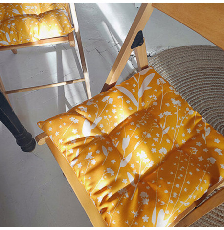 Подушка на стул с завязками «Белые цветы»