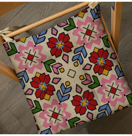 Подушка на стул с завязками «Украинский цветочный орнамент»