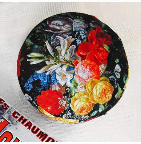 Подушка круглая "Яркий букет с разных цветов"