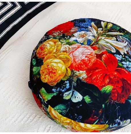 Подушка круглая "Яркий букет с разных цветов"