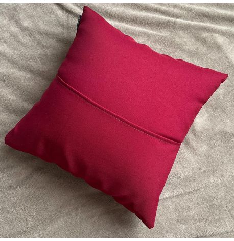 Подушка "Кохаю тебе, тому що…", 40х40 см (світла)