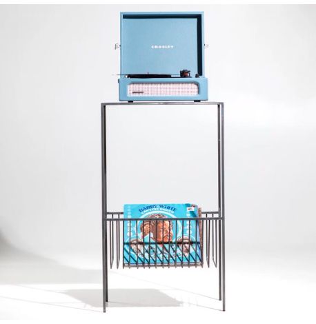 Минималистичный консольный столик с корзиной (металл)