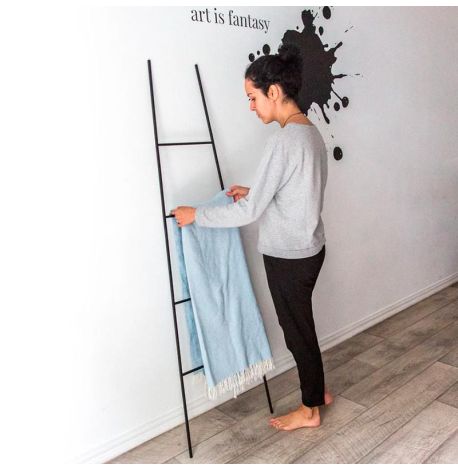 Напольная пирамидальная вешалка-лестница для пледов и полотенец