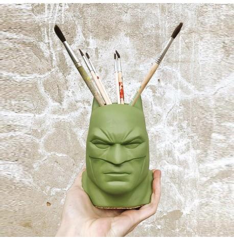 Скульптура вазон-органайзер "Бэтмен" (хаки)