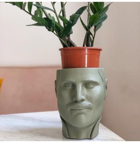 Скульптура вазон-органайзер "Фредди Меркьюри" (светло-оливковый)