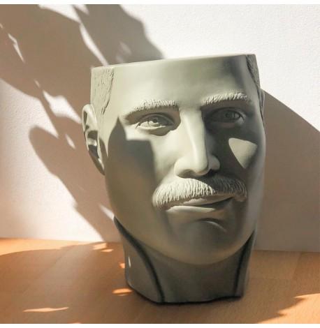 Скульптура вазон-органайзер "Фредди Меркьюри" (светло-оливковый)