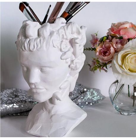 Скульптура вазон-органайзер "Медуза Горгона" (білий)