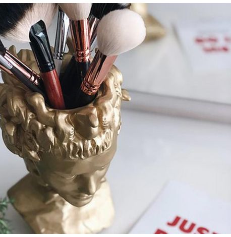 Скульптура вазон-органайзер "Медуза Горгона" (золотистый)