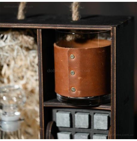 Набір для віскі Larus Leather №7 (2 склянки, графін, 9 каменів для віскі, щипці, мішечок)