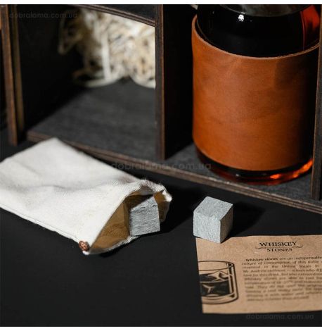 Набор для виски Larus Leather №8 (4 стакана, графин, 18 камней для виски, щипцы, мешочек)