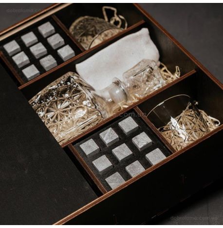 Набор для виски Dedalo №8 (4 стакана, графин, 18 камней для виски, щипцы, мешочек)