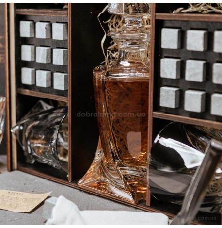 Набор для виски Quadro №8 (4 стакана, графин, 18 камней для виски, щипцы, мешочек)