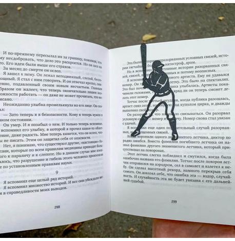 Закладка для книг «Бейсболист»