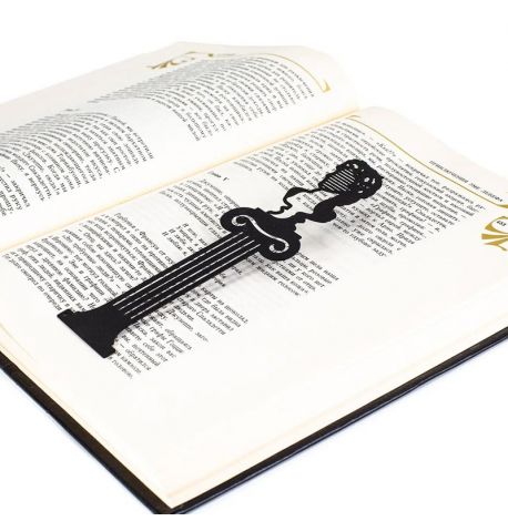 Закладка для книг «Бюст творца N»