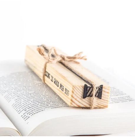 Закладка для книг «Катушка ниток»