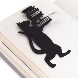 Закладка для книг «Кошка cо стопкой книг»